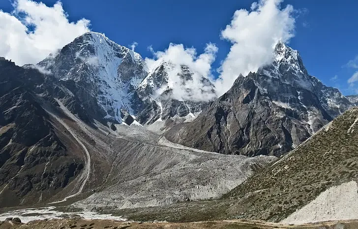How to Stay Hydrated on the Everest Base Camp Trek